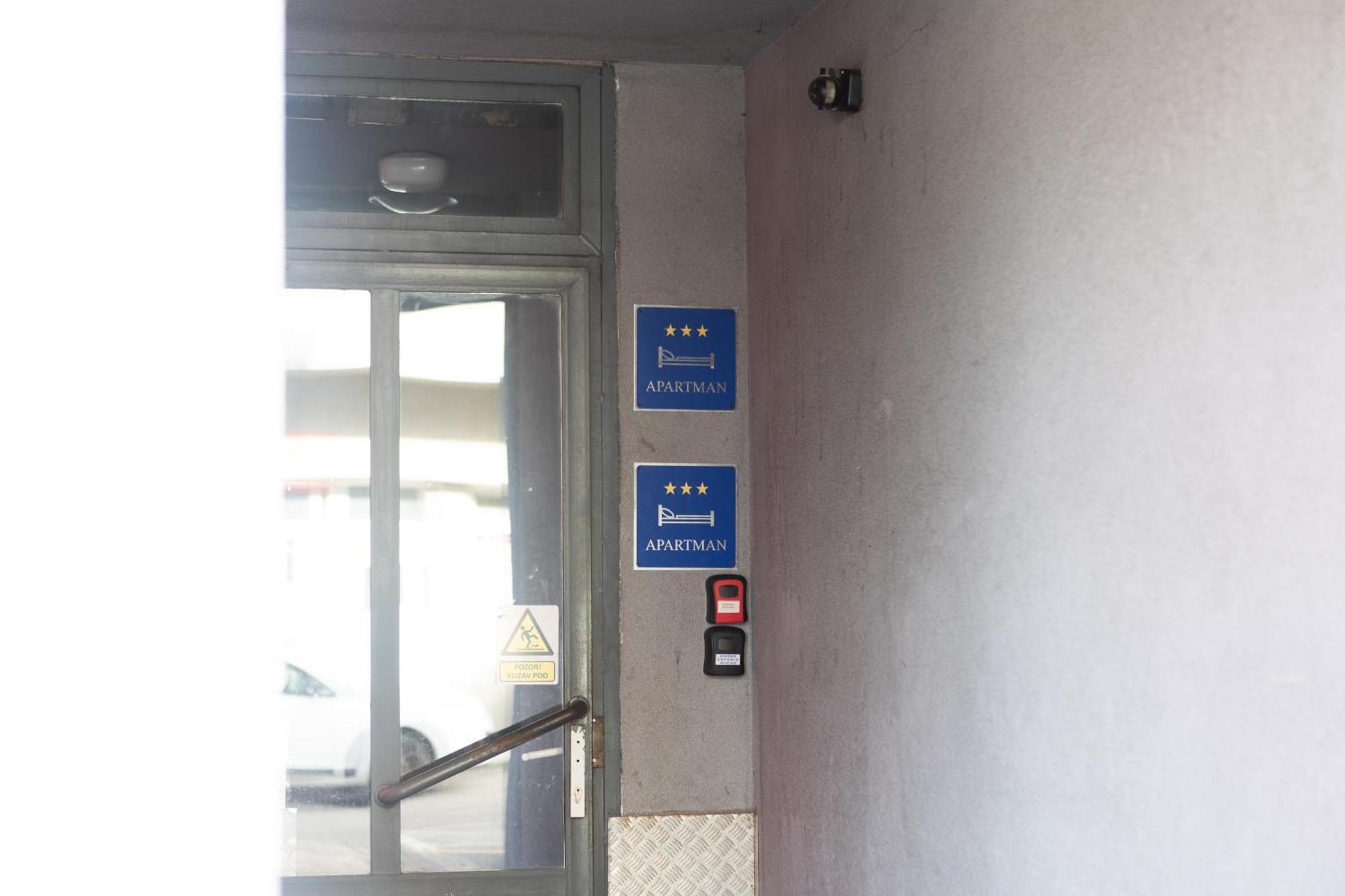 Gospić Apartman Antonio מראה חיצוני תמונה